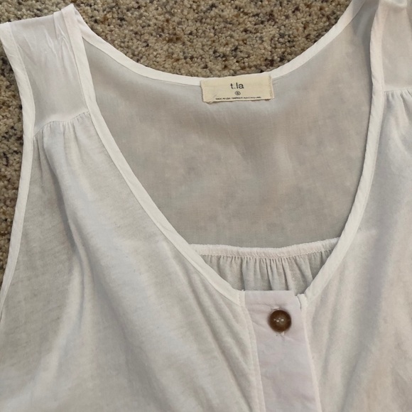 ANTHRO Button Down Tank - Picture 2 of 4